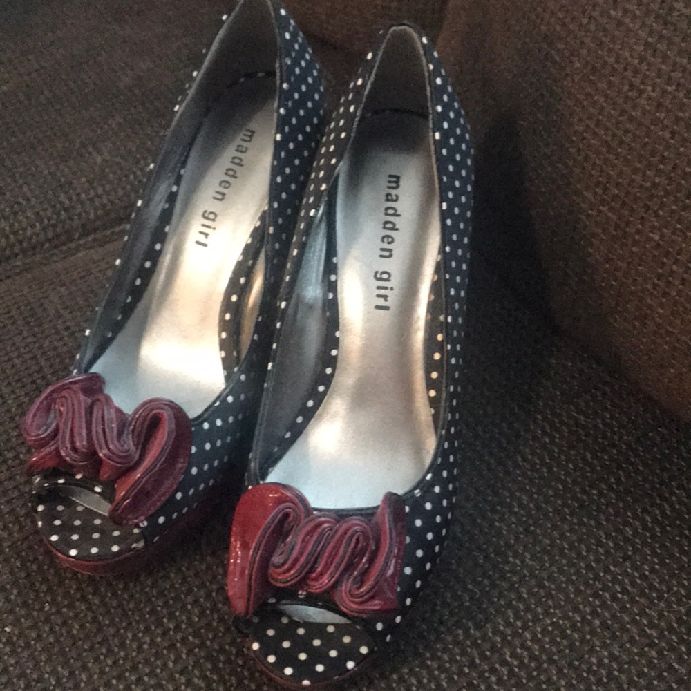 Madden Girl size 7 shoe